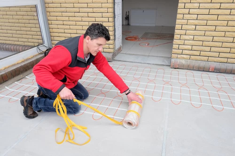 Instalarea unui sistem de încălzire în pardoseală este destul de complexă