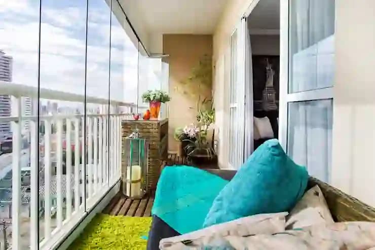 Vrei să închizi balconul? 3 aspecte esențiale de avut în vedere