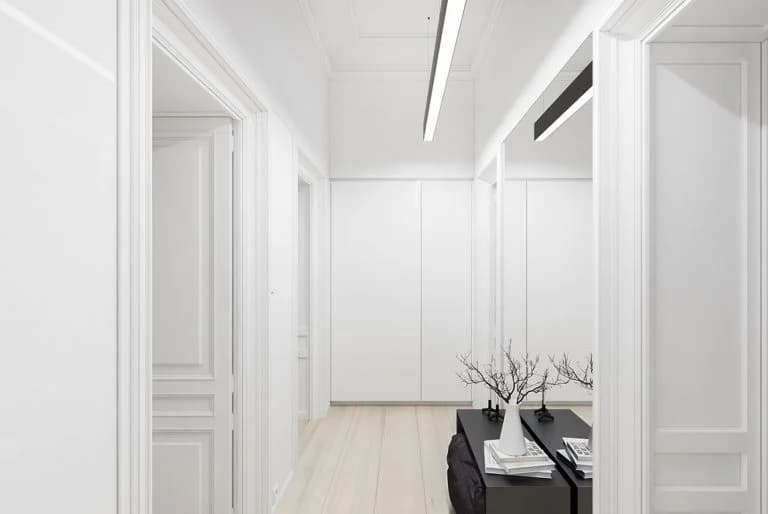 usi interior albe stil clasic